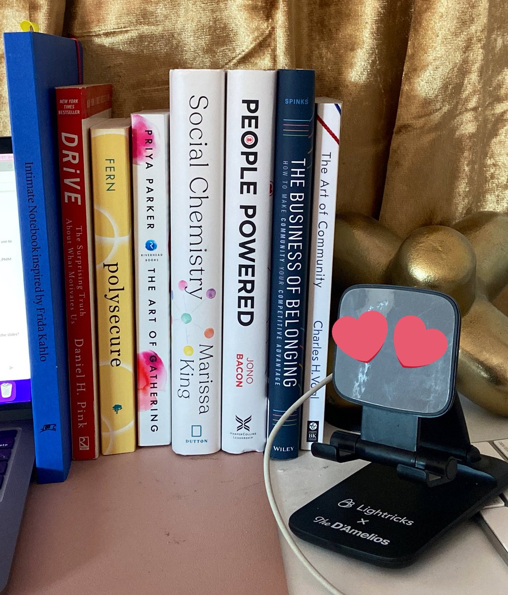 rachelbasoco's tweet photo. Some of my favorite reads featured on my desk for a quick grab if I ever need…
#Community #CommunityIndustry #BookTwitter #FavoriteReads
@charlesvogl @DavidSpinks @jonobacon @priyaparker @DanielPink and a little @Lightricks and @dameliofamily love https://t.co/j66n6gGp2n