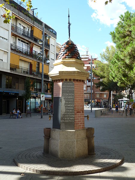 ReactivemD2's tweet photo. (1/7)📍Font modernista de la Plaça Espanyola (1905) s/n, NO PROTEGIDA #LH
Lligada amb la 1a urbanització del barri de La Torrassa, es tracta del punt d’abastiment d’aigua més antic d’aquesta zona.
🔎Sessió Onzena Planta amb Gerard Lara @gerardlarap
#onzenaplantad2 #reactivemd2 https://t.co/qLooXUjDYi