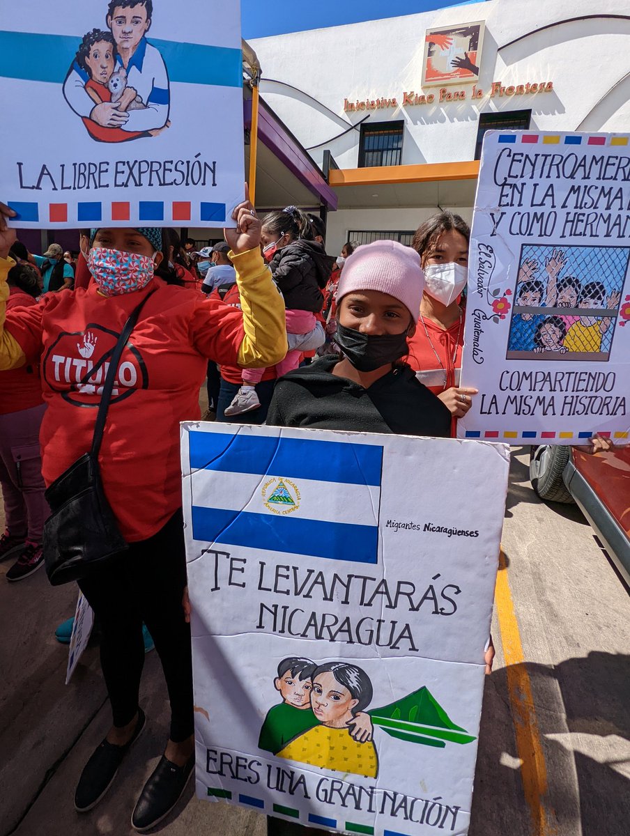 DylanTully1's tweet photo. Two girls and their mother fled from Honduras 9 months ago to escape death. Now, they find themselves trapped in Nogales, Mexico where the border is closed to all asylum seekers by @POTUS "Title 42". Time to end this blatantly racist policy #EndTitle42  @FlorenceProject https://t.co/D85rGoMtJG