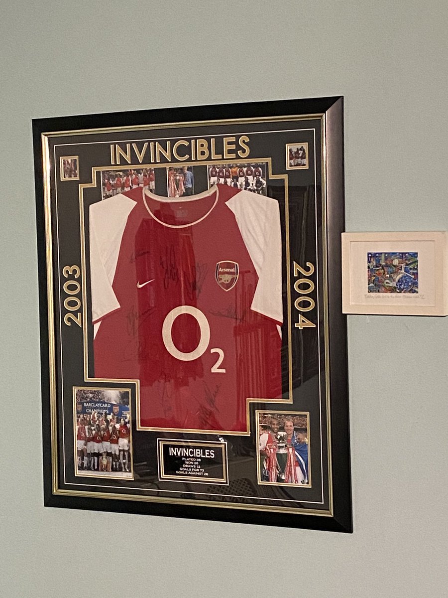 noeldwaynerock's tweet photo. @thematchday Hi Dan, the signed Ronaldo framed jersey arrived today. Thank you so much. Great service as always. 😁👍 #CristianoRonaldo #thematchday #arsenal #ronaldo #messi #arsenalinvincibles https://t.co/cVZzlVRuux