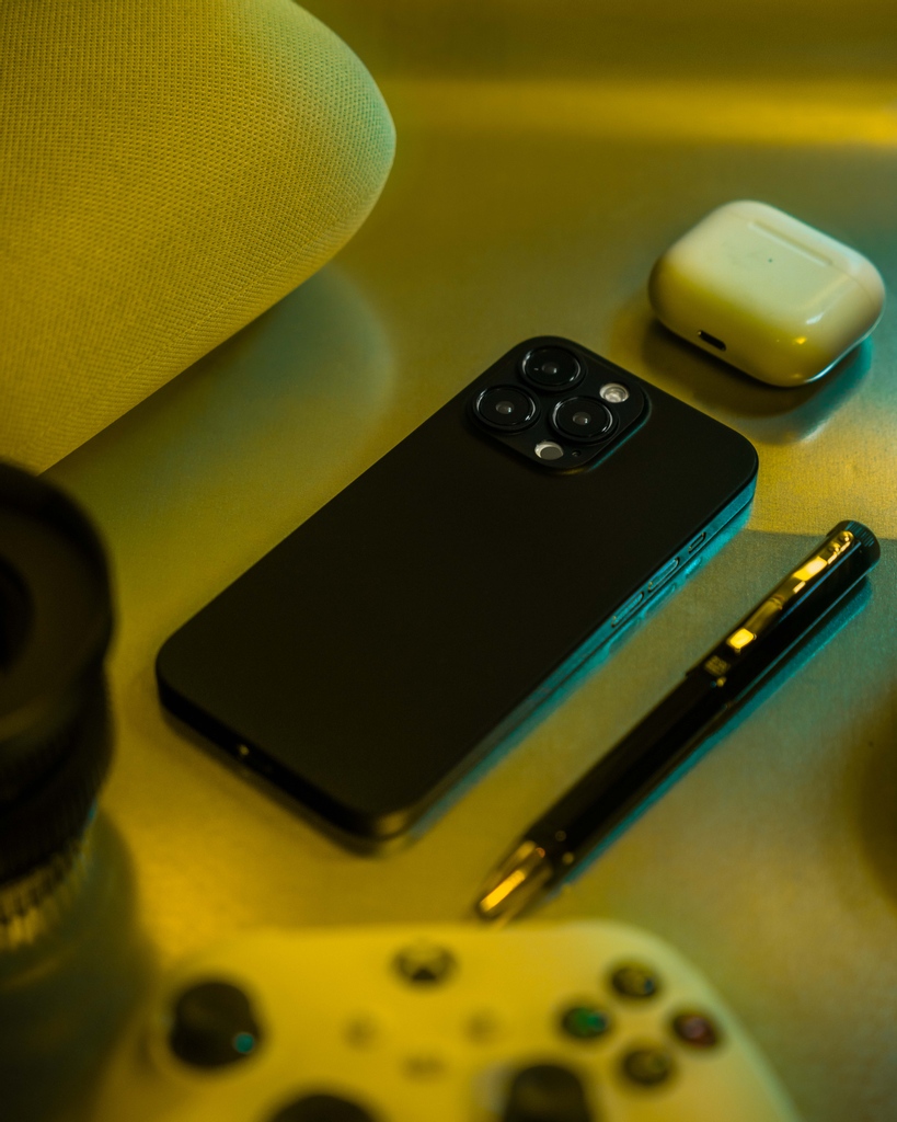 It’s funny how many products branded ‘minimalist’ don’t come with a minimalist price. Fortunately for you, we exist

iPhone 13 Pro Case | Matte Black

Buy it here: l8r.it/x9VT 

#apple #iphone #iphonecase #iphone13case #phonecase #technology