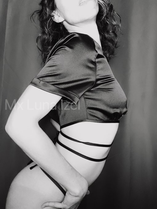 Taking calls and breaking, I mean melting hearts on @NiteFlirt. Click and call now 😈😏 https://t.co/gegg0jUHj1