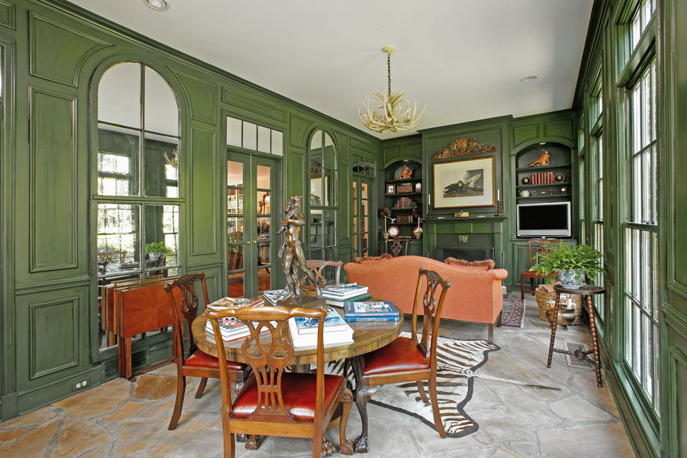 LeeWRobinson's tweet photo. The McDowell, one of Lee's #FourLifestyles is warm, elegant &amp; traditional. 

The #McDowellLifestyle evokes the historical and cozy feel of the English Hunt Country. https://t.co/nSv6ohlYCe