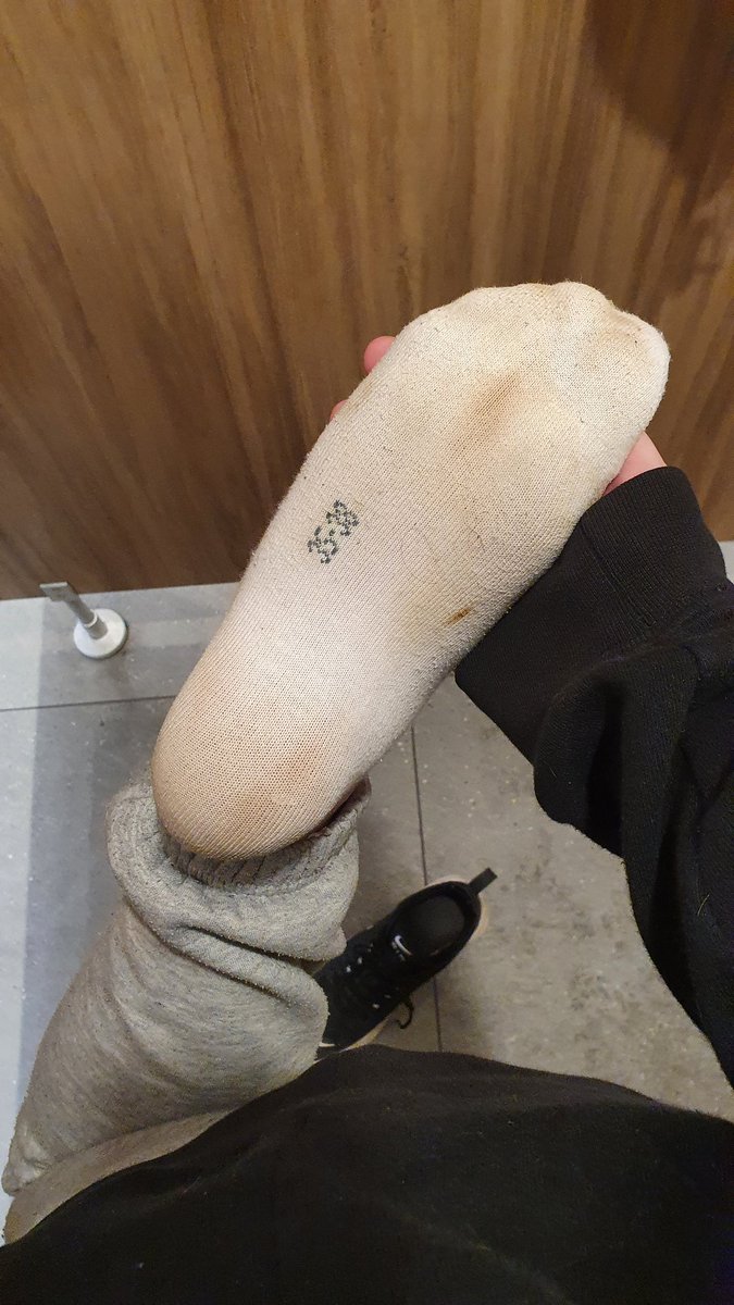 BGNFeet's tweet photo. Full day of traveling back to Bulgaria got my socks &amp; feet smelling absolutely rancid, but also made them super soft the touch https://t.co/9f9t8uZsj8