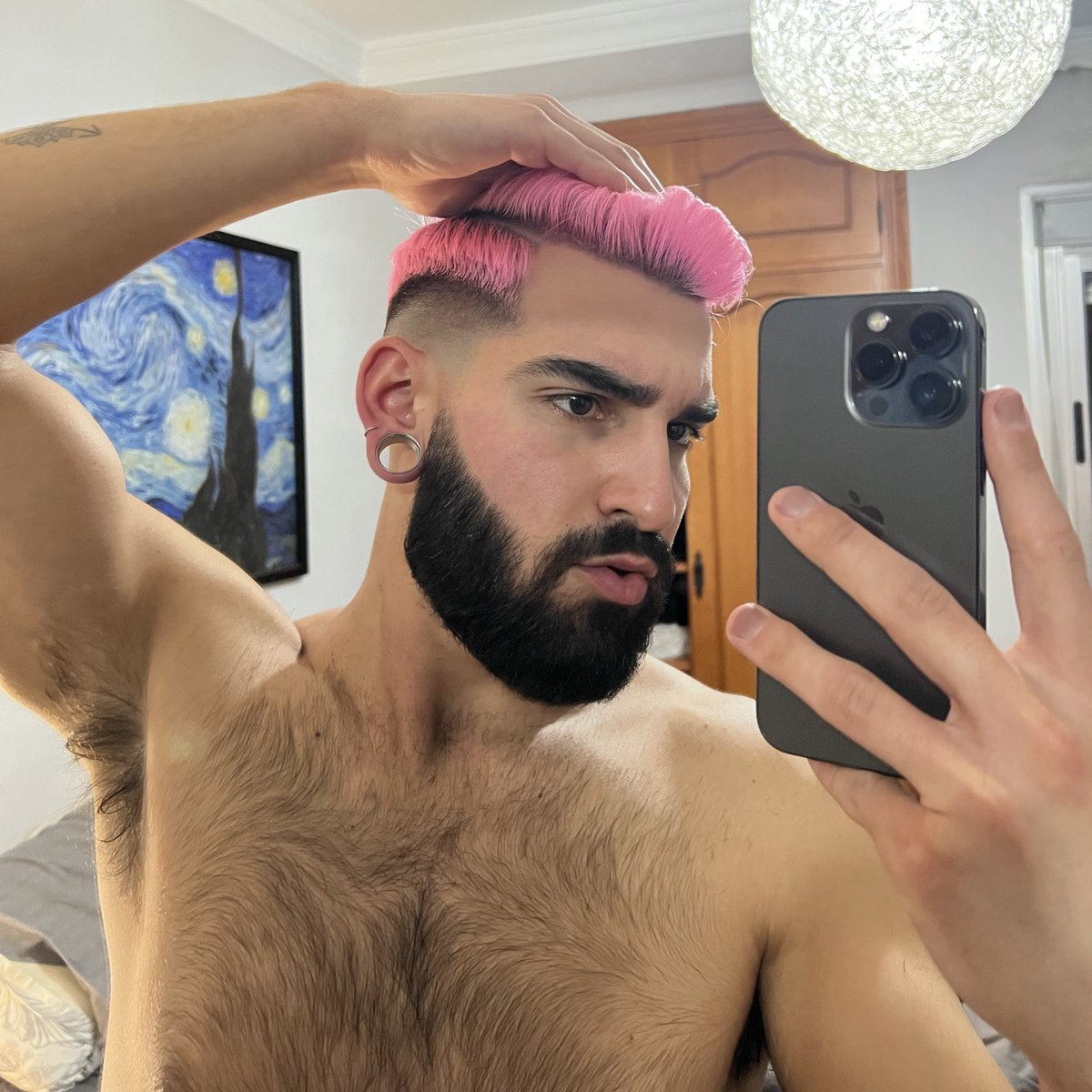 fixmegaga's tweet image. me he cortado el pelito y la barba 😳