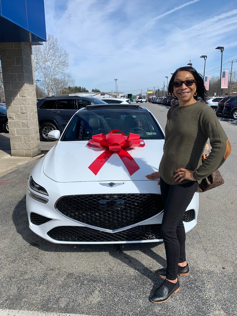 ColonialGenesi1's tweet image. Congratulations to Margaret on her beautiful new 2022 @GenesisUSA  G70 3.3T Sport Prestige! Margaret came all the way from Belcamp, MD for her new G70.

Product Specialist: Jim Ballezzi

#genesisofdowningtown #Genesis #GenesisG70 #2022GenesisG70 #luxury #luxurycar #downingtownpa