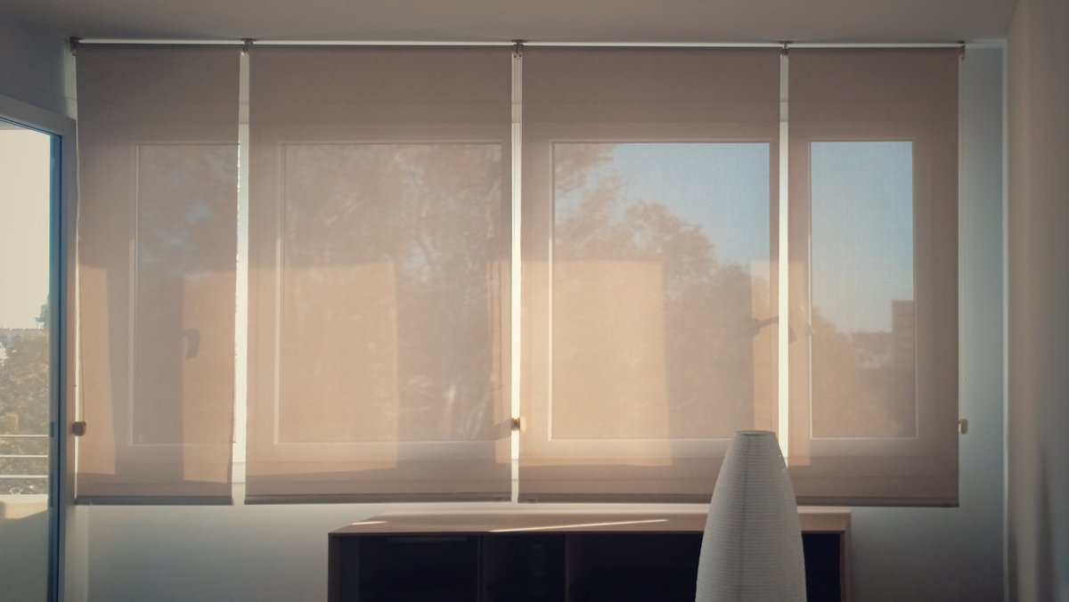 Trabajo @luzycolormalaga.
Estores enrollables de screen 3% factor de apertura. 
Protección solar, visibilidad y decoración.
#luzycolor #malaga #andalucia #costadelsol #cortinas #estores #estoresenrollables #decoracion #deco #home #proteccionsolar #screen #sunblock #Málaga