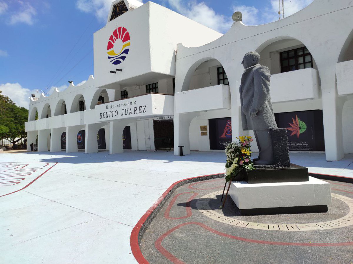 MaraLezama's tweet photo. Emblemático día para conmemorar el natalicio de quien hoy lleva el nombre de uno de los municipios de #QuintanaRoo que ha sido mi hogar por más de 30 años.  #BenitoJuárez https://t.co/VZ0LUPdgAE