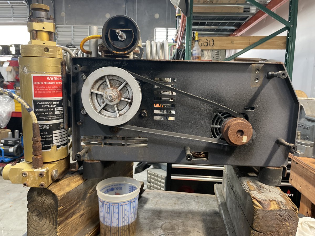 compairsupply's tweet photo. Your slipping if you're letting your belt
slip. Belt slipping can greatly decrease system output.

Want to learn more about your compressor? Sign up for
our training classes to learn everything you need to
know to maintain your systems!

https://t.co/mlpcGgCG13 https://t.co/B25gee1Tnv