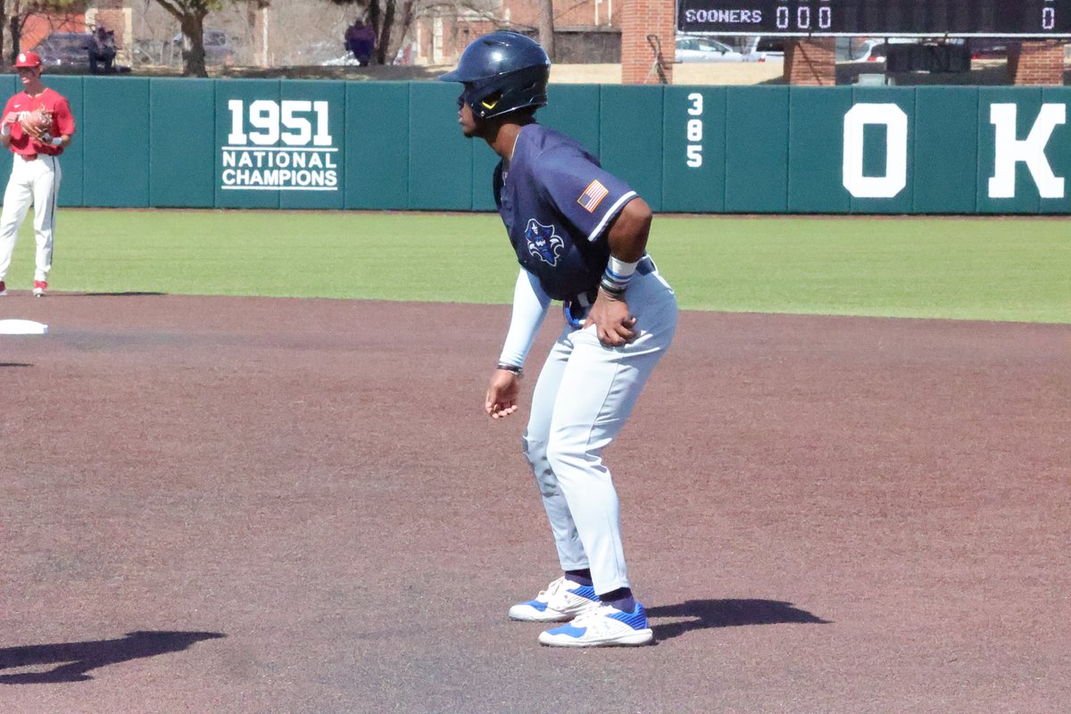 PrivateersBSB's tweet photo. Another week. Another Player of the Week!

Congrats to @alarry21 who was one of many who raked this week and won the @SouthlandSports honor!

Amani hit .450 with 9 RBI to help lead the Privateer offense which scored 29 runs in Oklahoma!

https://t.co/wj1xa8qWga

#NOLAsTeam ⚔️ https://t.co/L8bpb3jJ45
