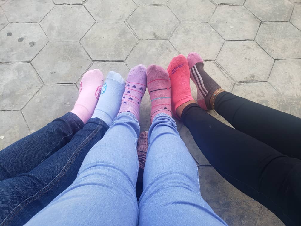 contactobelagua's tweet photo. "Las medias de colores vienen a ser la invitación a formar ciudadanos solidarios y consientes de realidades que aquejan en el mundo de otros niños y adultos; todos somos iguales y capaces de lograr grandes objetivos"
#belagua https://t.co/RDWDD2s4hr