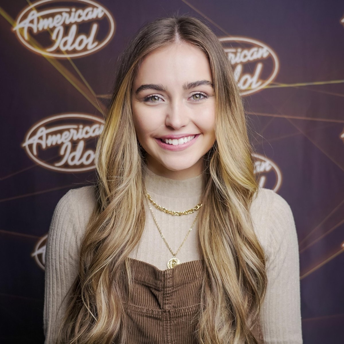 KaylinRoberson's tweet photo. .@AmericanIdol STARTS RIGHT NOW! Tune in to @ABCNetwork and see this smiling face on your screen! #IdolTonight #20YearsofAmericanIdol https://t.co/27wyoUDZVd