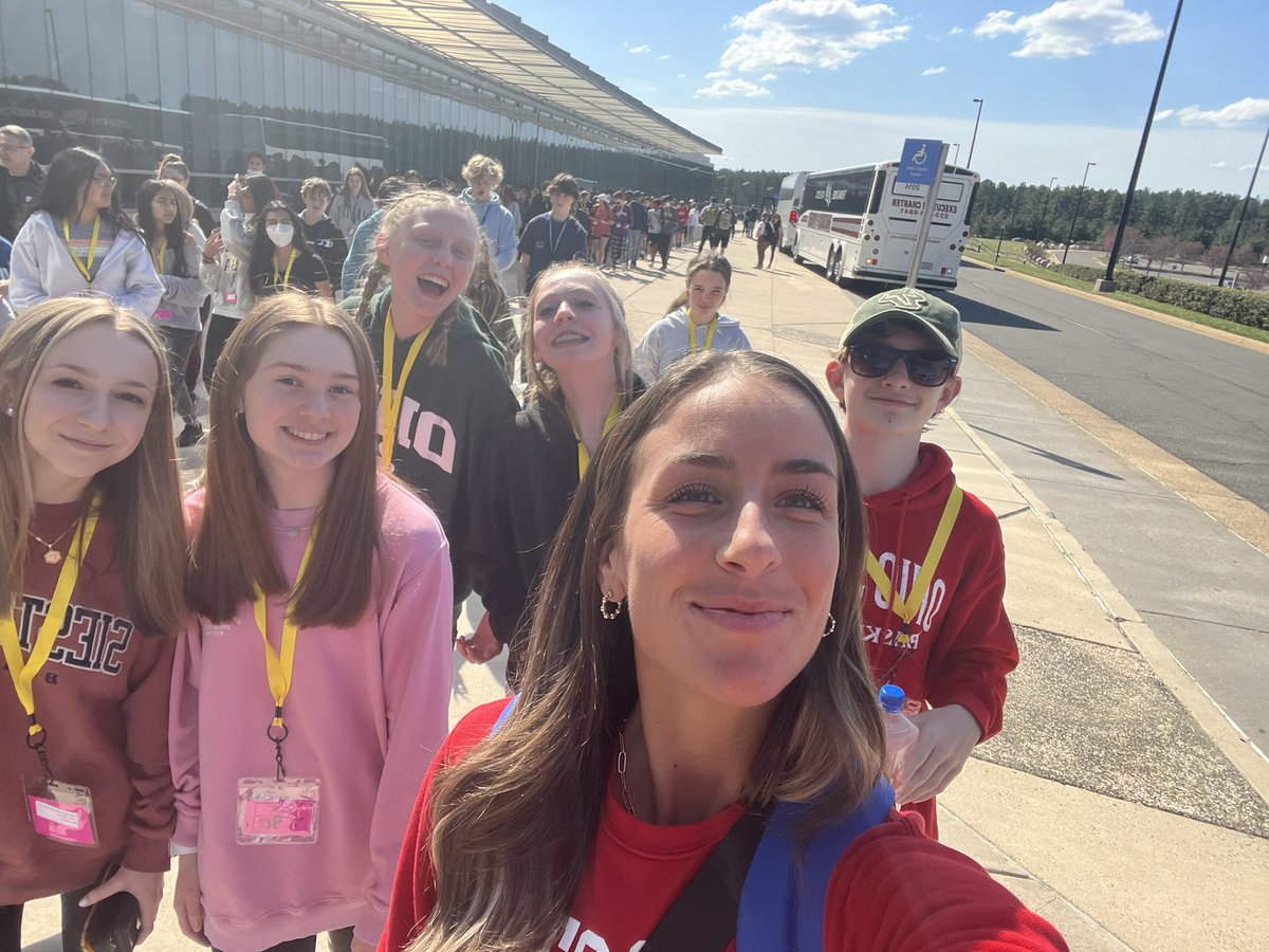 missfikeohms's tweet photo. Stop #1 🤪 #bus7 #HyattsDC2022 #TeamFike https://t.co/fwN5RAQ8FX