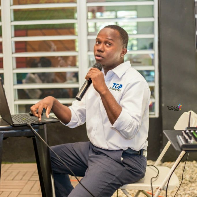 ProgramPCI's tweet photo. MERCI énormement Me @steverosembert pour votre superbe intervention lors de la journée de formation 19 mars 2022 à @HaitiBrand sur la #cybersecurite en Haïti. https://t.co/giANhqvAS9