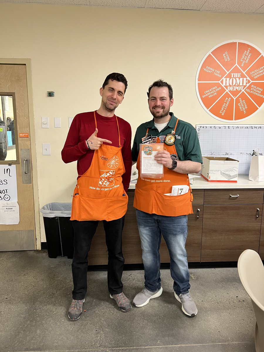 THDJones's tweet photo. DS Vlad recognizing Manny for Building Strong Relationships! Thank you Manny for being a servant leader to our associates! @MannyHomem @JenThePlantLady @Mike_Attar https://t.co/ByUsbm0ukC