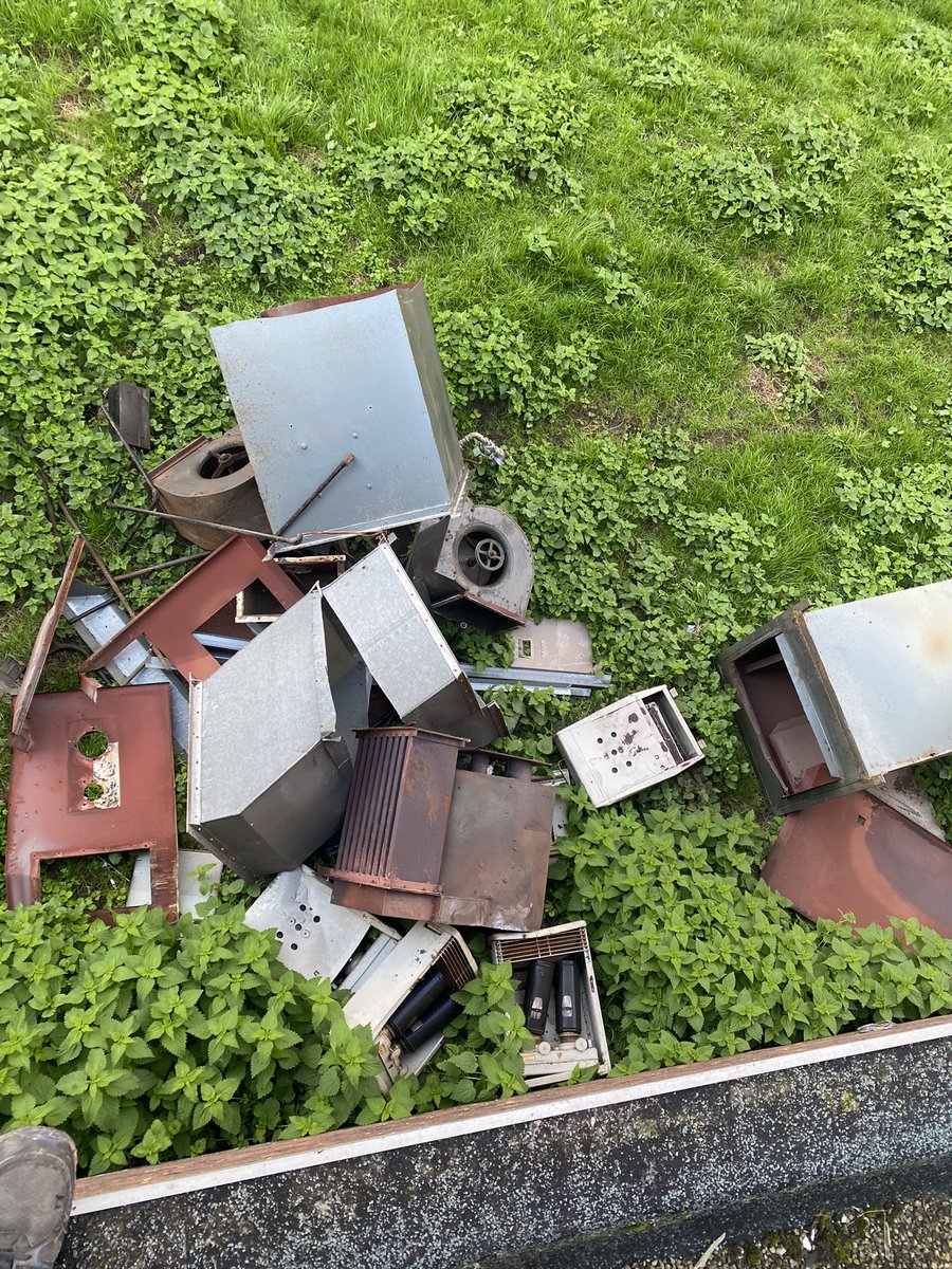 EC_Heating's tweet photo. Old heaters out from roof top plant room in Woolwich church  pt1 https://t.co/DcmGeR8Nty