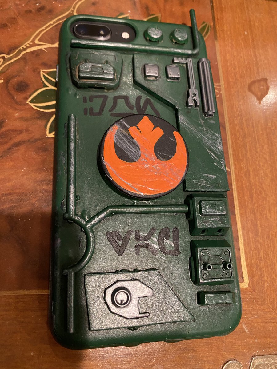 Seanatronic12x2's tweet photo. Really psyched about how my Star Wars data pad phone case came out π #datapadbuildersclub https://t.co/2aoINsbWW4