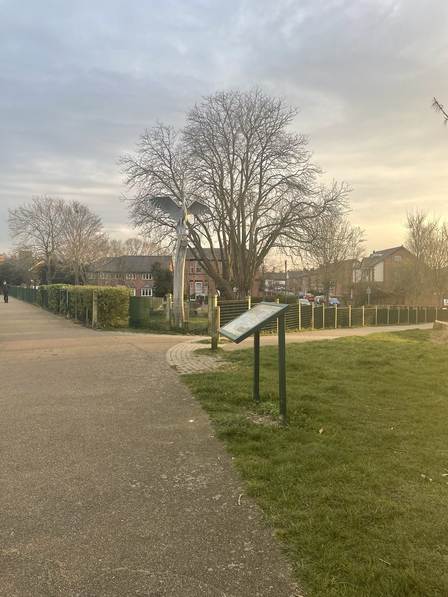 Good walk around the riverside and Riverside park this evening with council officers and residents to look at how we can improve the area, so we can enjoy this lovely space even more @CllrMaryM @S_A_Russell @Ange4Northenden @MCCWythenshawe