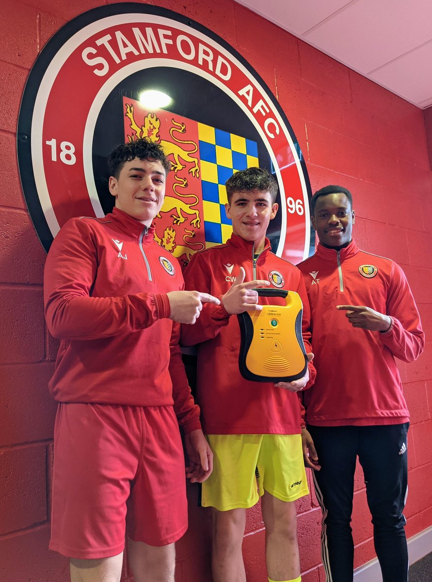 TheYoungDaniels's tweet photo. We are extremely grateful to @HSBC_UK for providing funding for the club's new portable defibrillator: https://t.co/lHqNAZKXzS #grassrootsfootball https://t.co/OX2czXeOCs