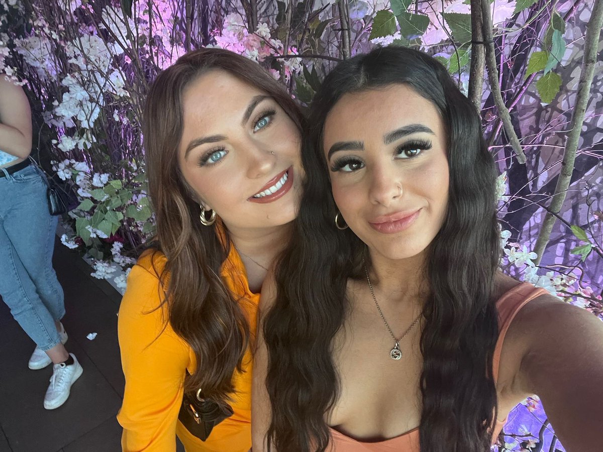 m3gw4rd's tweet photo. Aren’t my friends booootiful💗 https://t.co/sM68VrGevQ