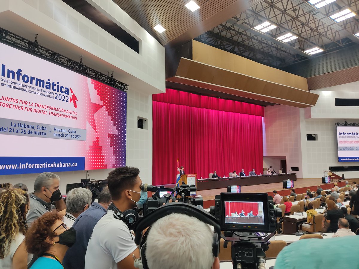 #En_este_minuto| <a href="/DiazCanelB/">Miguel Díaz-Canel Bermúdez</a> , primer secretario del <a href="/PartidoPCC/">Partido Comunista de Cuba</a> y presidente de República de #Cuba preside la inauguración de la XVIII edición de la Convención y Feria Internacional Informática 2022, junto a los principales directivos del <a href="/MINCOMCuba/">Ministerio de Comunicaciones Cuba</a>
#Informatica2022