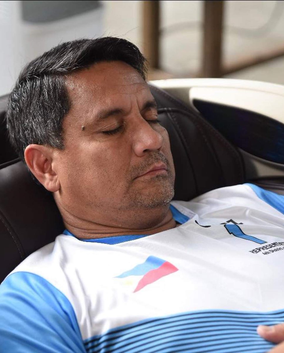 TeamRGG's tweet image. chillax lang yan, number 1 sa balota, huwag makakalimot Representative of Leyte!✨ @1richardgomez1
—
Relaxing at home after a long day of work is made easy with the help of my @ogawa_ph massage chair. 
#pogiproblems