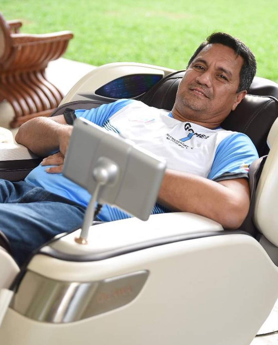 TeamRGG's tweet image. chillax lang yan, number 1 sa balota, huwag makakalimot Representative of Leyte!✨ @1richardgomez1
—
Relaxing at home after a long day of work is made easy with the help of my @ogawa_ph massage chair. 
#pogiproblems