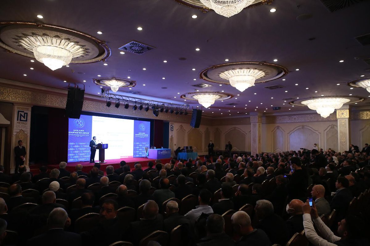 Sayın Bakanımız <a href="/NureddinNebati/">Dr.Nureddin NEBATİ🇹🇷</a>'nin çiftçilerimize ve tarım sektörünün temsilcilerine yönelik müjdeler verdiği, Şanlıurfa İş Dünyası Buluşması GES ve Sulama Kanalları Projesi'nin tanıtım Toplantısında çiftçilerimiz  adına sevindik.