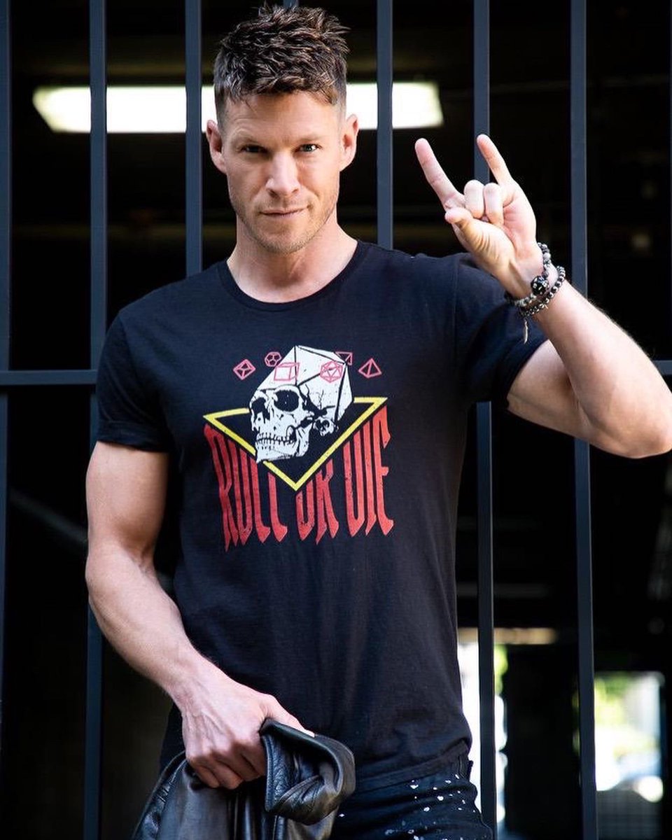 CollinsChadM's tweet photo. #DungeonsandDragons and #Metal - two of my favorite things, brought together in one @DiceNDevilHorns t-shirt 🎲🤘

Roll or Die - sometimes it just be like that in #DnD and I wouldn’t have it any other way. 

#dnd5e #heavymetal #deathsave 

📸 @belarrowphotography IG https://t.co/UMfRehmhL4