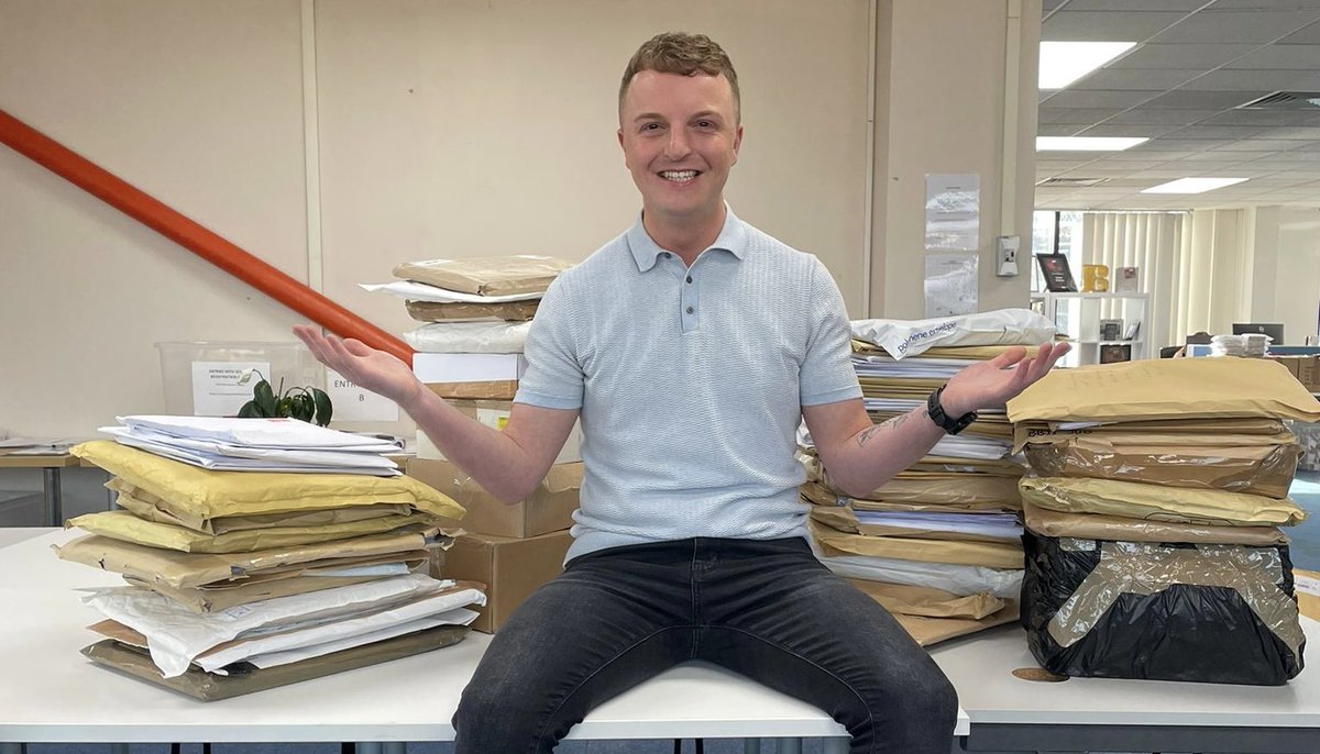 WOW <a href="/primaryengineer/">Primary Engineer</a> had a HUGE delivery today! 📨📮💌 Thank you to the thousands of pupils that have unlocked their engineering skills and entered <a href="/Leadersaward/">Leaders Award</a>🎉 There’s still time to enter the competition 😁Call us on 01282 417333 💙 #BSW22 #leadersaward #ifyouwereanengineer