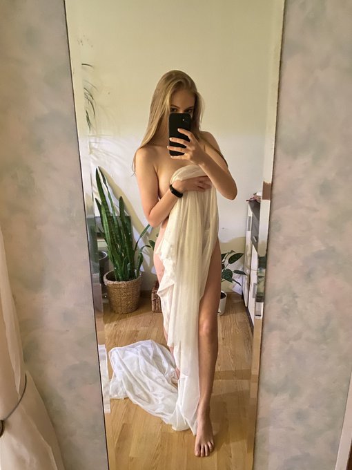 #nude https://t.co/962M1FbIfv<a href="/tag/nude"class="tags">#nude</a>