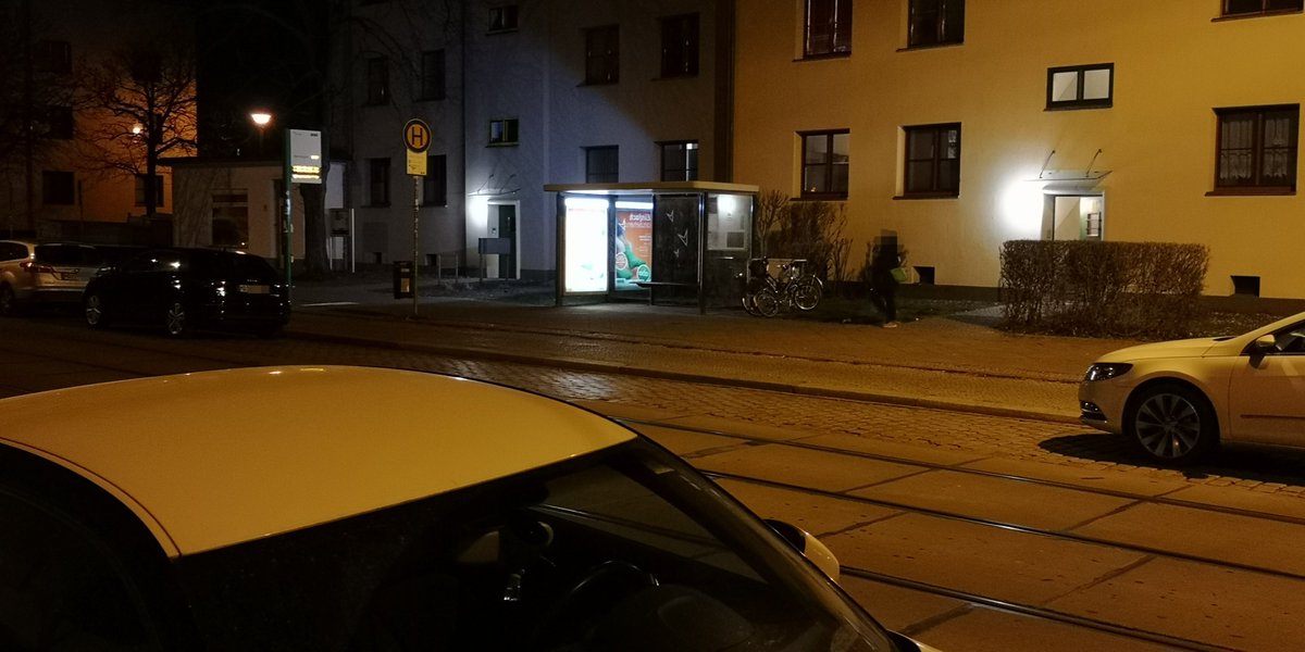 EinRobert1's tweet photo. @mvbnet Haltestelle #Mehringstraße, in beiden Richrungen der #Linie4, in #Magdeburg #Cracau. Montag Abend, fägegen 19:30 Uhr ...
@ottoparkt @fussverkehr_de @kkklawitter @ottoamt_md @Ottostadt #srmd https://t.co/rGAaz9ma3w