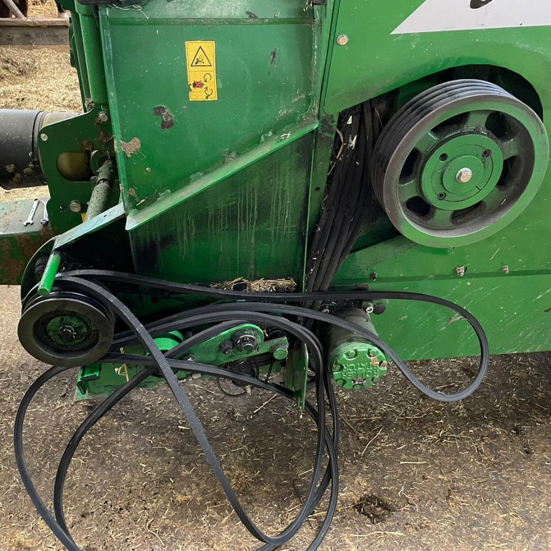 ClaphamAgricul1's tweet image. New belt supplied and fitted on McHale straw chopper for @coleyherefords 

#ClaphamAg #McHale #suppliedandfitted #coleyherefords #strawchopper #engineering #agriculture #farming #farmlife