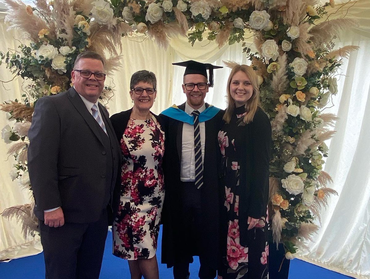SteveBPhysio's tweet photo. Also super grateful for my mum, dad and lovely wife Georgina. With a support system like these what more could I ask for 🙌🏼 https://t.co/mx5nPtgvs0