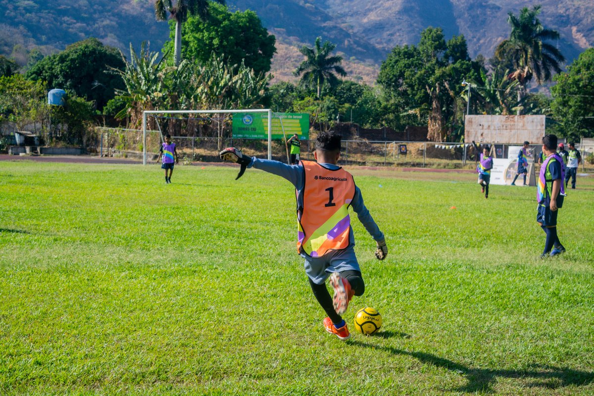 FESAELSALVADOR's tweet photo. Este fin de semana inauguramos el torneo Cancha de Oportunidades de @bancoagricolasv ,⚽ la primera jornada se llevó a cabo en Ahuachapán y Santa Ana📍 https://t.co/y7jzmHjCya