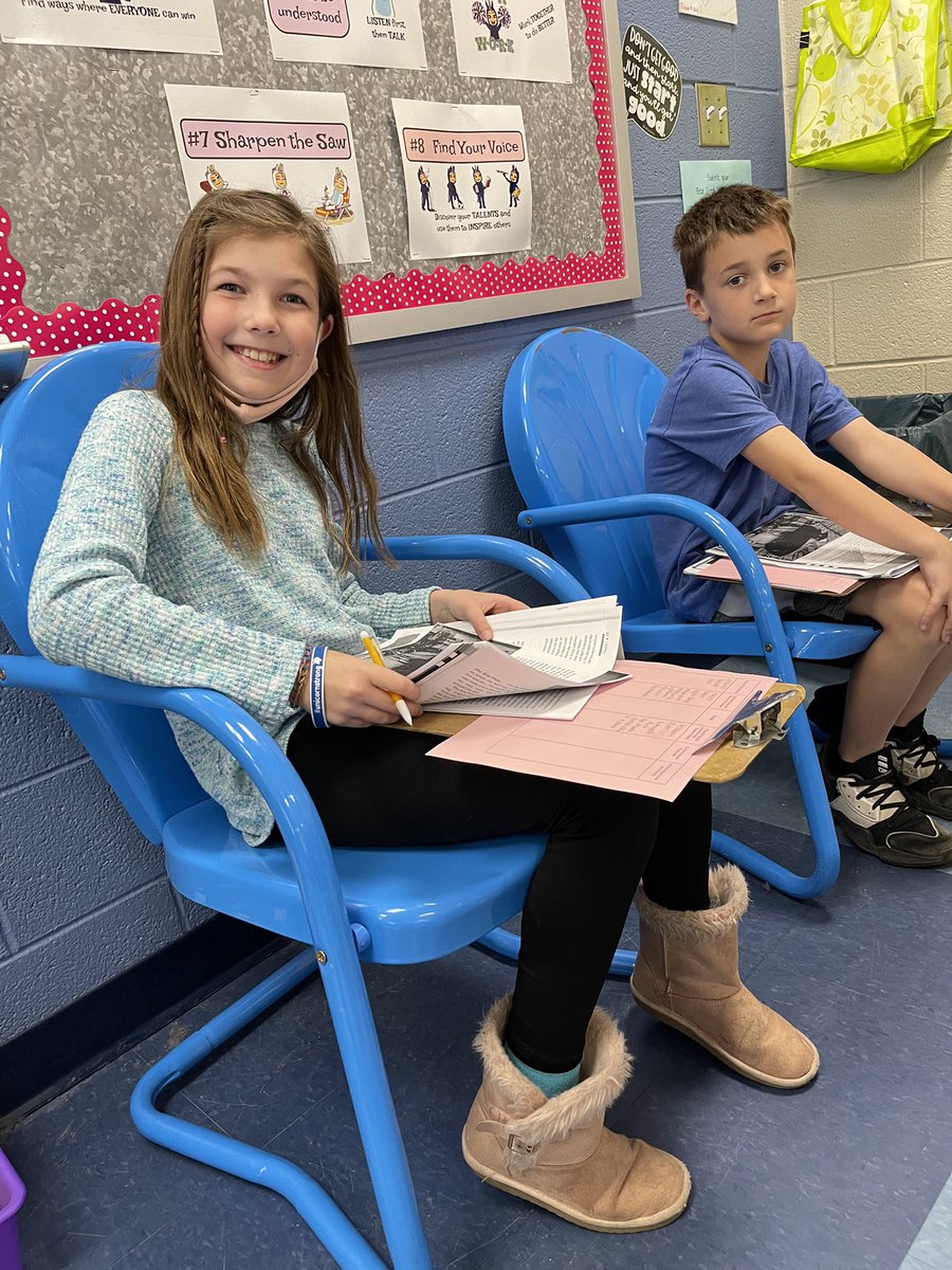 Fearless4th's tweet photo. Our Macaws are collaborating and synthesizing information to learn about the the geographic regions of Pennsylvania #PARocks @BearCreekEtown https://t.co/C7gwy2XNY1