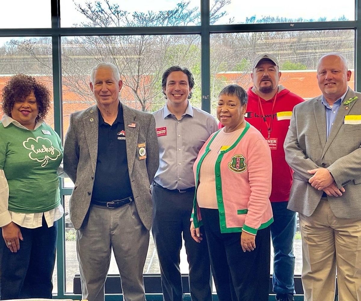 RCS_NC's tweet photo. The Western Rockingham Chamber of Commerce held their monthly networking coffee at McMichael last week! Breakfast was sponsored by Mrs. Flynt’s Foods &amp; Nutrition class. It was delicious! Mavis Dillon (Former McMichael Principal) is the Director of the Chamber. https://t.co/ss2s5gIMSy