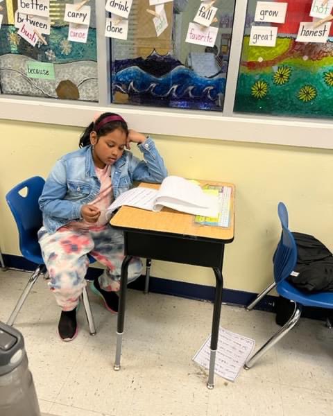 unitycharter's tweet image. .@unitycharter gr3 Tiger Swallowtail Butterflies worked to engage in formal peer critiques.They read each other’s persuasive writing and gave feedback and compliments to their peers during today's publishing party! #unitywolves @TCRWP @CharacterDotOrg @NJPCSA @NewJerseyDOE