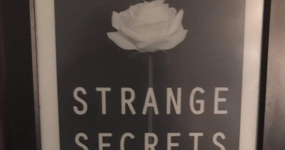 strangebookseye's tweet photo. “This collection of short stories is by far the most interesting thing I have ever read” https://t.co/Nvsr1l5pP0 @LaurenatRead #coolbooks #alternativereads #alternativebooks #booklovers https://t.co/yJ9qDMRSwl