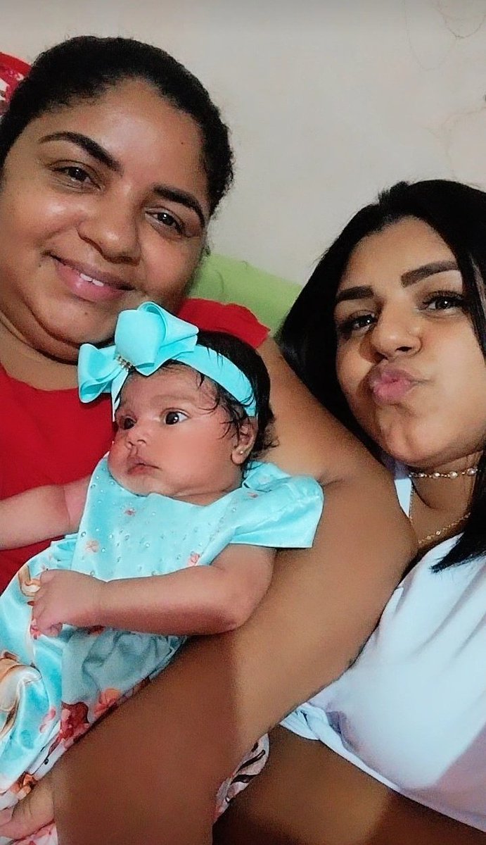 Luana22E's tweet photo. Hoje e o dia dessa mulher incrível, guerreira,a melhor mãe e avó do mundo, Gratidão a Deus hj e sempre pela sua vida minha Rainha,obg por tudo,Feliz seu dia eu e Lolo te amamos 🥳🙏🥰❤️😍
#MamysPoderosa #TaFicandoVelinha rs 🥰 https://t.co/E3bDQwO5JK