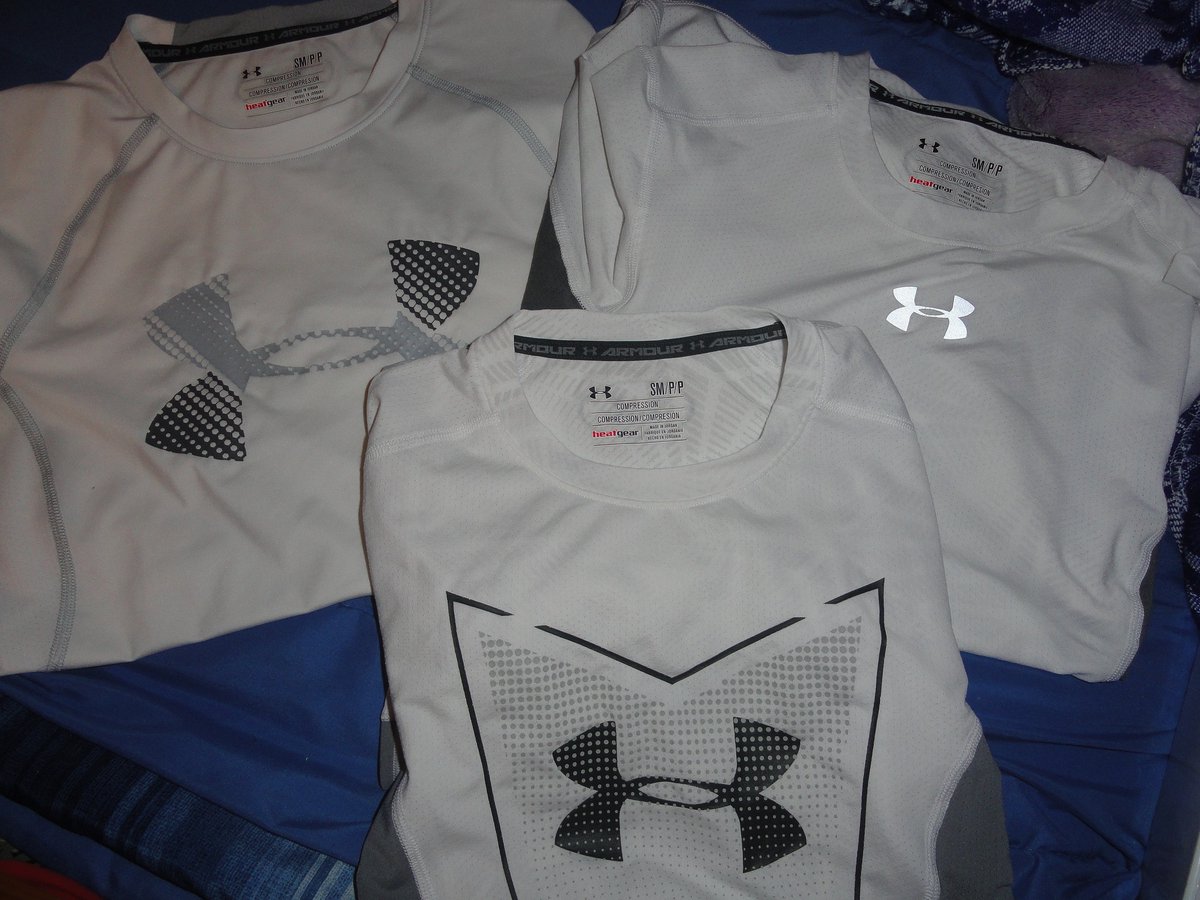 francho18641215's tweet photo. 🖤⭕️🖤Para los #cabrones calientes que les gusta la ropa deportiva,Mas camisas de UnderArmour que van acer echas en algo mas caliente,muschas mas #tagas para que se coma mi #culo,Cual de todas es su favorita. #sport #ass #gay #sex #thong #men #bulge 🖤⭕️🖤 https://t.co/JRvfQQupGs