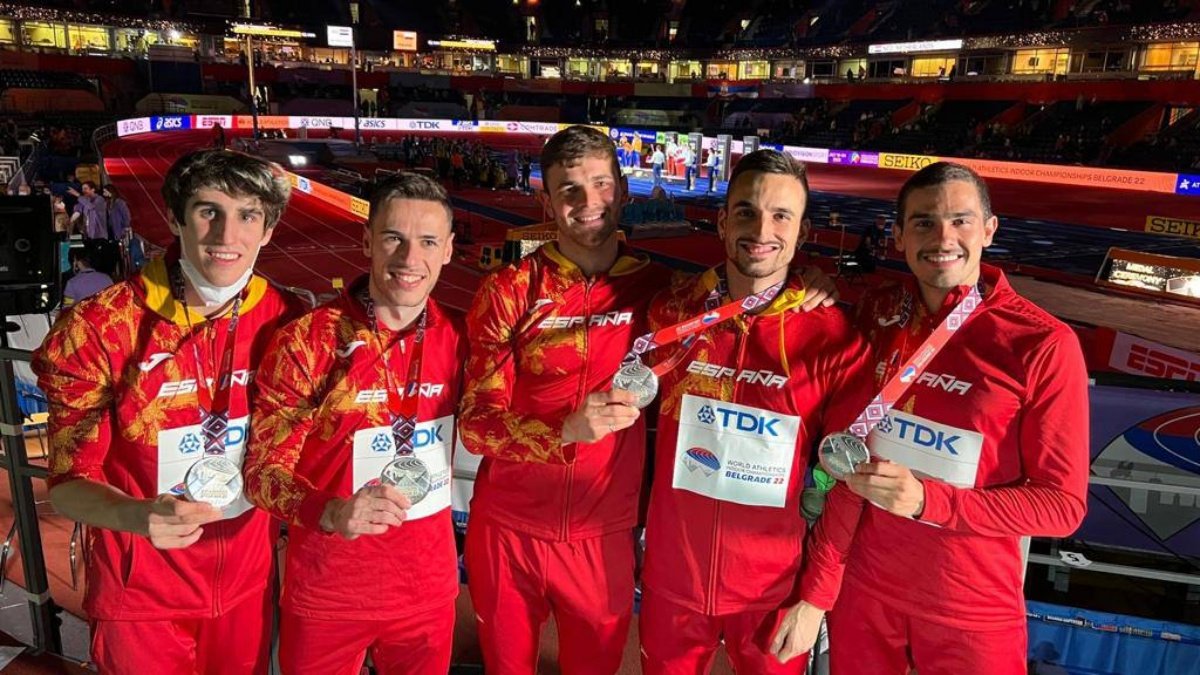 VdoNoticias's tweet photo. Provincia: De Villarrobledo al subcampeonato del mundo https://t.co/JVvvTdmrh0 por @ElDigitalAB https://t.co/zIpIlYqtqY
