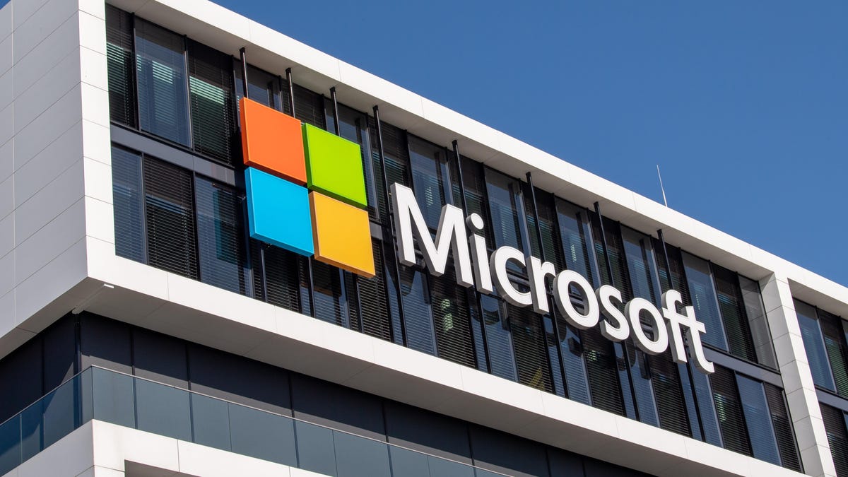 Gizmodo's tweet photo. Microsoft Investigating Potential LAPSUS$ Hack After Sensitive Screenshot Leak https://t.co/GBKBUEo8nN https://t.co/Ea2HcduojS