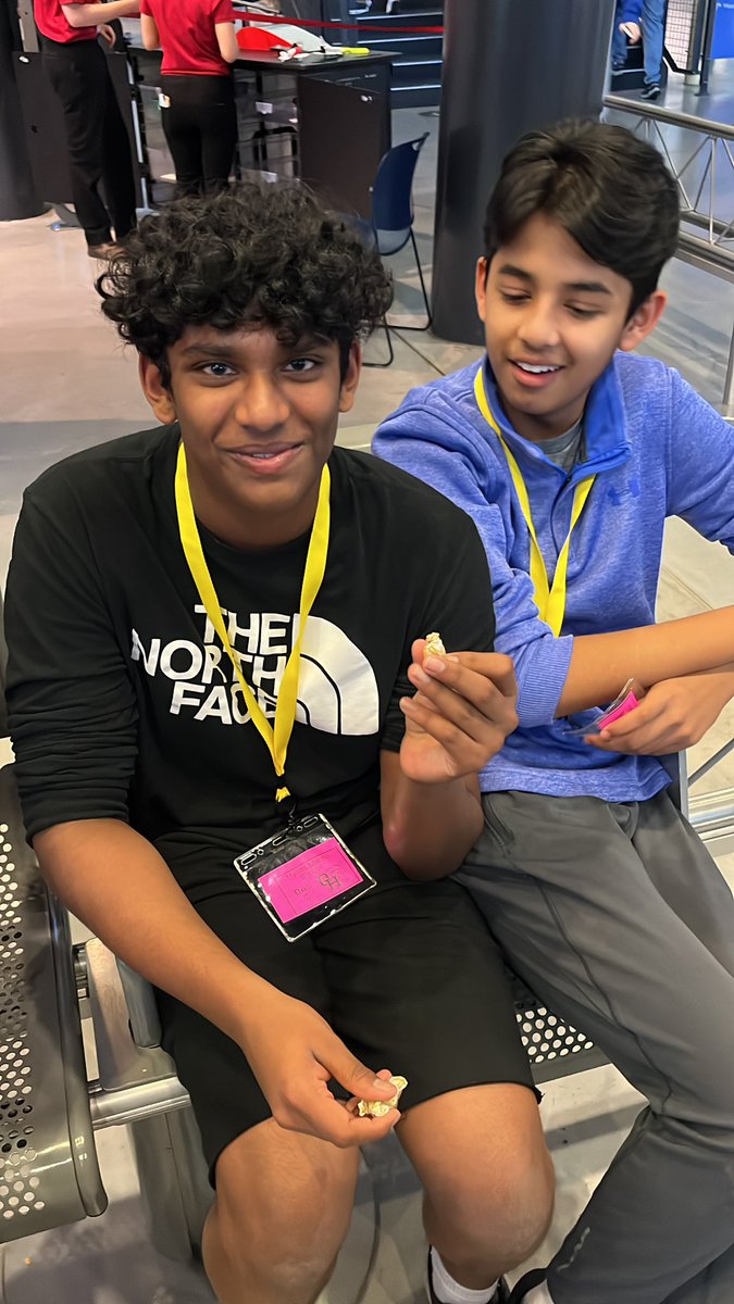 missfikeohms's tweet photo. #bus7 #TeamFike #HyattsDC2022 https://t.co/ARSuOpZ8LM