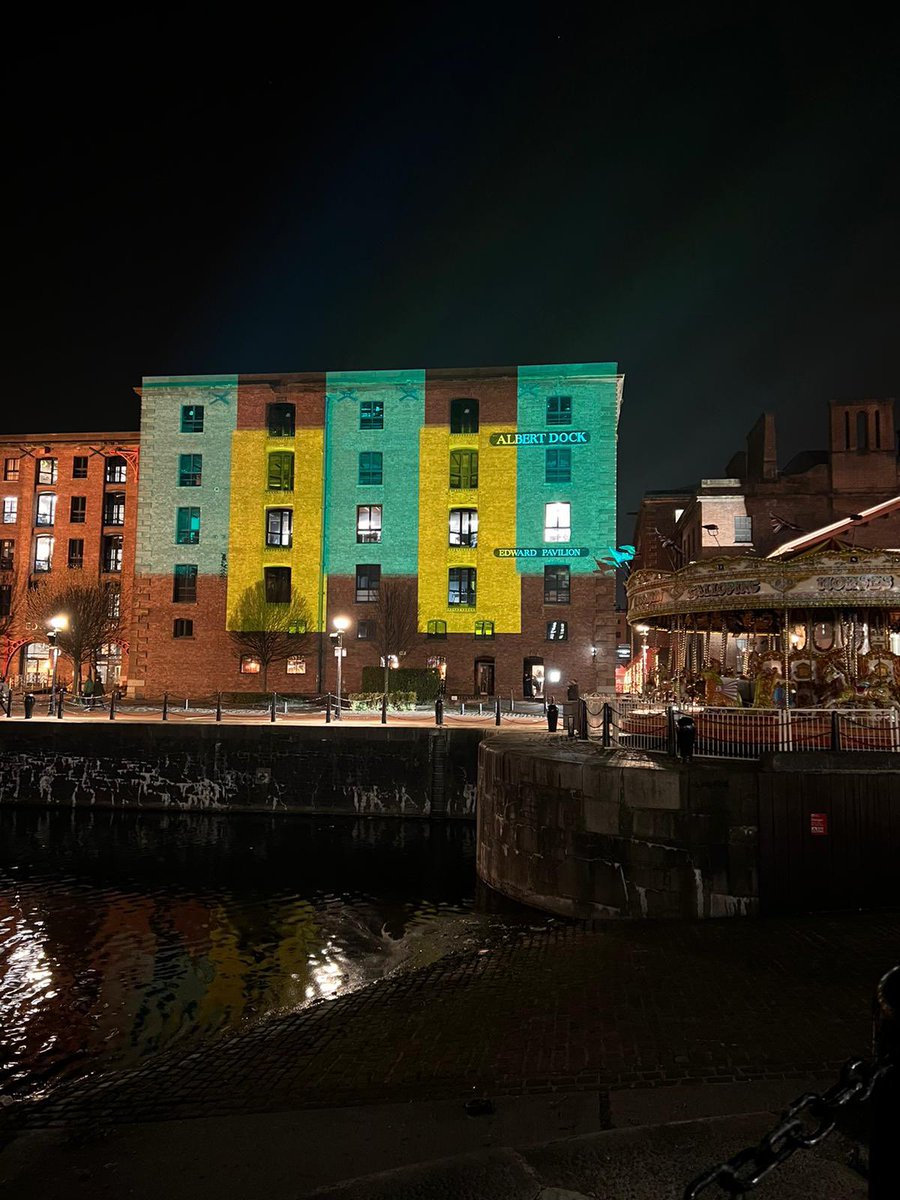 CultureLPool's tweet image. #WeAre | Have you spotted something different @theAlbertDock tonight? #WeAre game with @FocalStudiosLtd as we get ready for the big event this Wednesday @MuseumLiverpool 📽 

👉 cultureliverpool.co.uk/wearescousers/