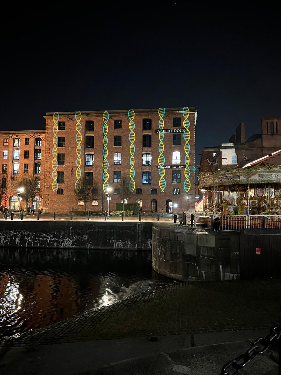 CultureLPool's tweet image. #WeAre | Have you spotted something different @theAlbertDock tonight? #WeAre game with @FocalStudiosLtd as we get ready for the big event this Wednesday @MuseumLiverpool 📽 

👉 cultureliverpool.co.uk/wearescousers/
