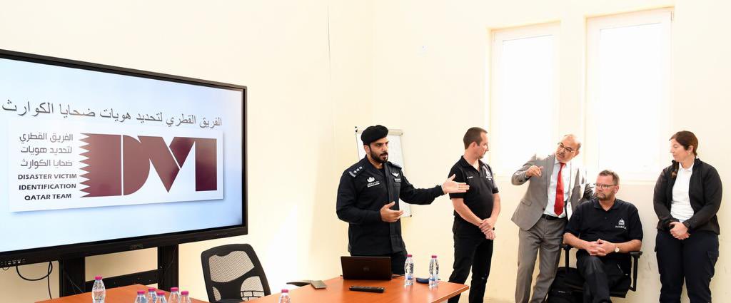MOI_Qatar's tweet image. وبدأت الورشة بعرض للتعريف بفريق المنظمة بالفريق الوطني لتحديد هويات ضحايا الكوارث (DVI)، والهدف من إنشاء الفريق وآلية توحيد الجهود وتبسيط الإجراءات بين الإدارات المعنية #الداخلية_قطر