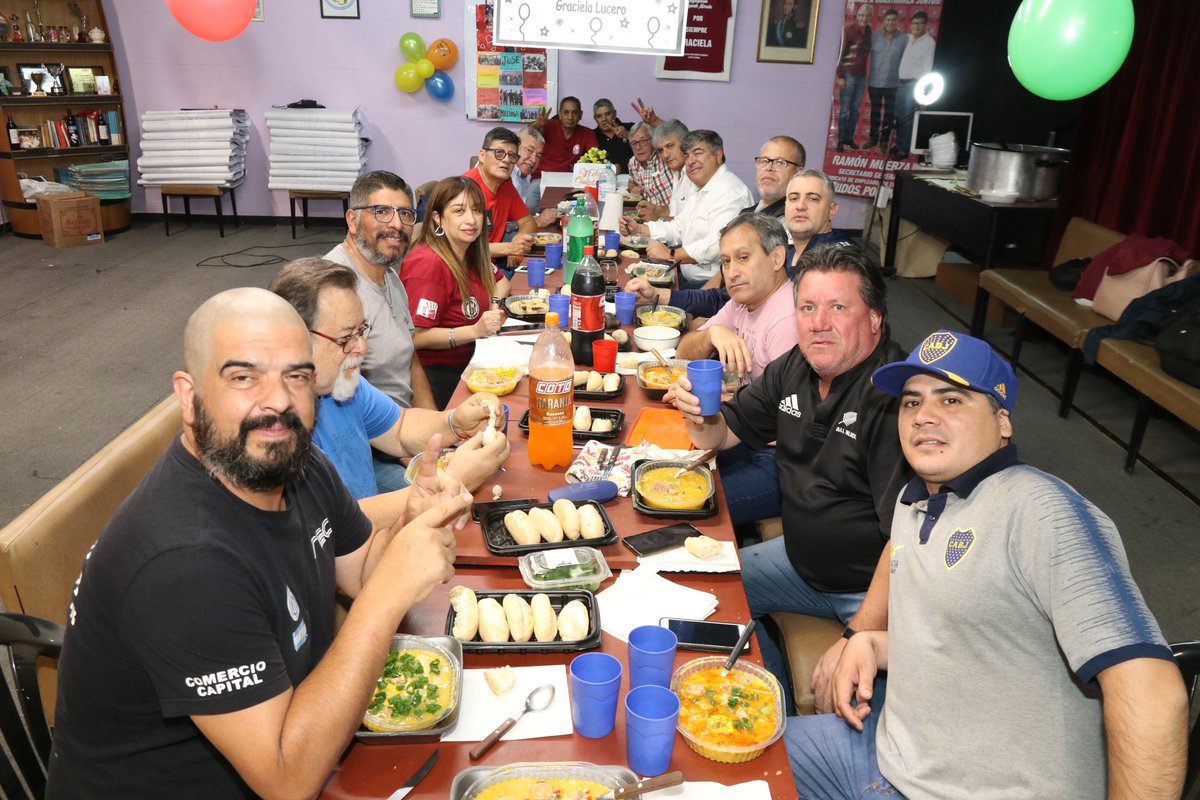 JoseMedinaSec's tweet photo. Gracias a todxs por los saludos y por su apoyo incondicional. Agradezco poder seguir festejando cumpleaños junto a mis amigxs y compañerxs de trabajo. 
#ElEquipoDeRamonMuerza 
#AgrupacionGranateMorada #UnidosPodemos https://t.co/r5gCmZSiUI