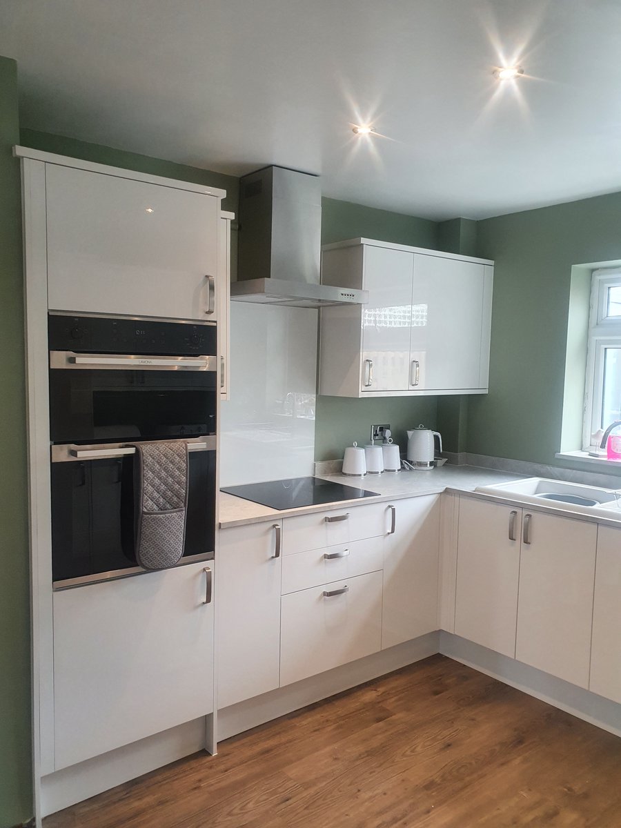 LtgBuilding's tweet photo. Independent Kitchen Fitters. Save money on your new kitchen by using an independent fitter. We are insured and qualified to fit all leading kitchen Suppliers #Kitchenfitters #Independent #Wrexham #Chester #NorthWales https://t.co/ulWJYsDG0E