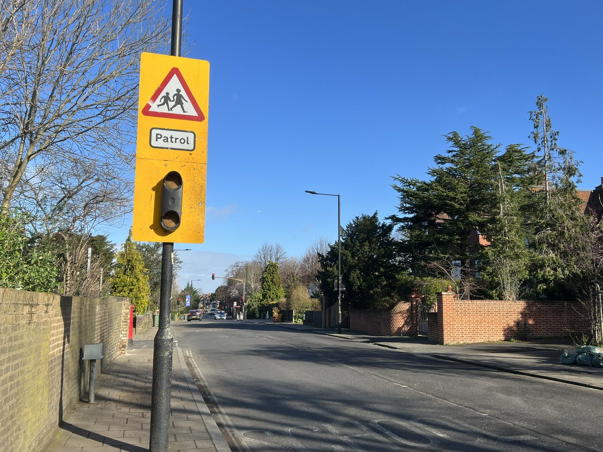 guineagibbs's tweet photo. Me & some fellow parents and local residents are asking for safety improvements and a new crossing island on Leigham Court Road, SW16. Please take a look, sign and share if you agree. #saferstreets #reducespeeding #reduceyourspeed
https://t.co/uJdX6w3tbT https://t.co/3ScwOrgAYz